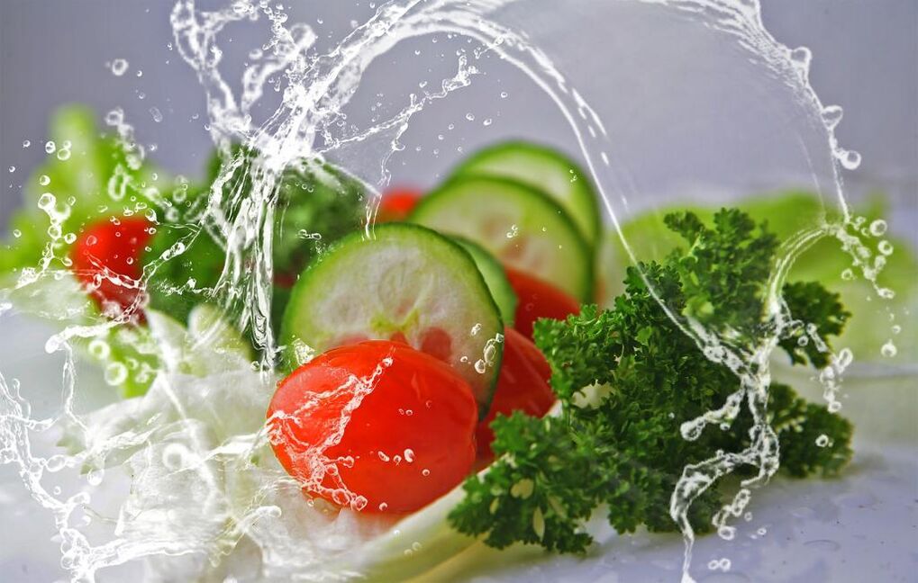 Healthy diet and water are important elements necessary for weight loss